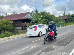 Ancam Pengendara, Jalur Trans Sulawesi di Pinrang Berlubang-Tanpa Lampu Jalan Ancam Pengendara, Jalur Trans Sulawesi di Pinrang Berlubang-Tanpa Lampu Jalan