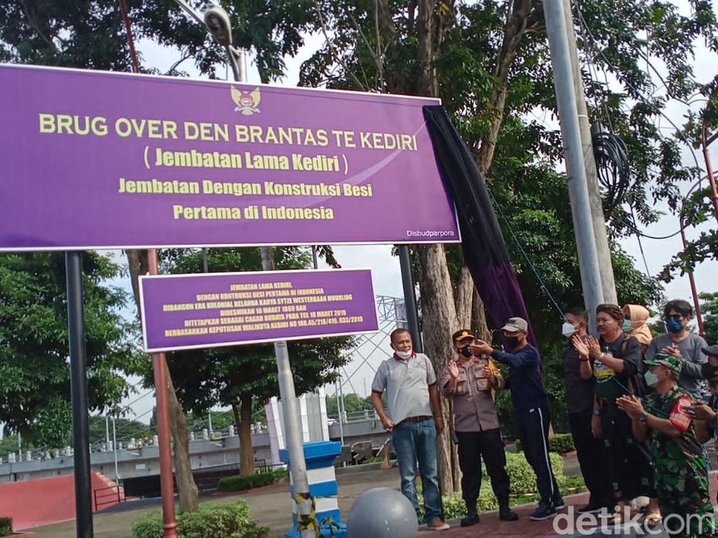 Jembatan Lama Kediri Berusia 153 Tahun Dibuka Lagi untuk Kendaraan Non Mesin Jembatan Lama Kediri Berusia 153 Tahun Dibuka Lagi untuk Kendaraan Non Mesin
