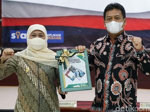 Kunjungi BPK, Gubernur Khofifah Serahkan LKPD Tahun 2021 Kunjungi BPK, Gubernur Khofifah Serahkan LKPD Tahun 2021