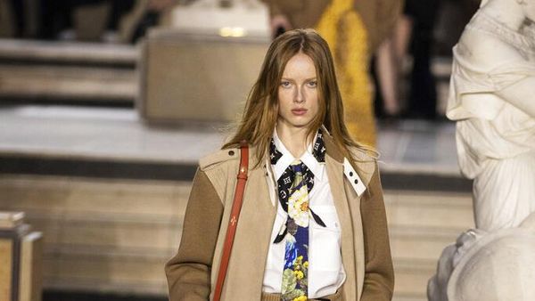 10 Koleksi Busana Louis Vuitton Fall 2022, Playful Terinspirasi Anak Muda
