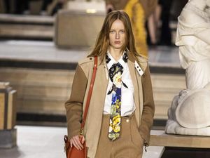 10 Koleksi Busana Louis Vuitton Fall 2022, Playful Terinspirasi Anak Muda
