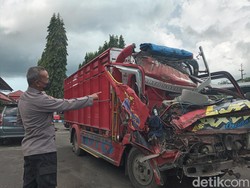 Dua Truk Adu Banteng di Talun Blitar, Kedua Sopir Selamat