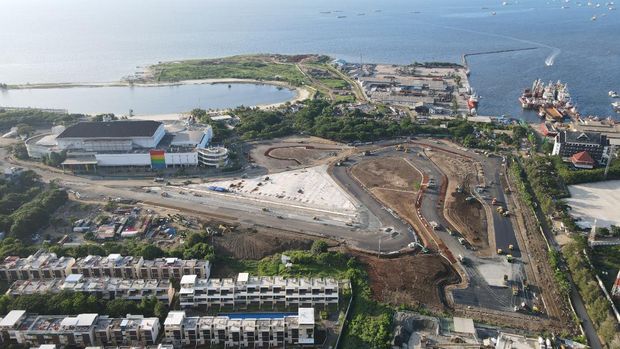 Konisi proyek sirkuit Formula E di Ancol yang disebut 80%. Konisi proyek sirkuit Formula E di Ancol yang disebut 80%.
