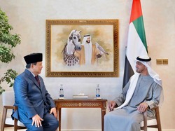 Selain Surat Jokowi, Prabowo Juga Beri Pangeran MBZ Keris Bali hingga Pistol