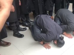 2 Polisi Penembak Laskar FPI Sujud Syukur-Menangis Divonis Lepas