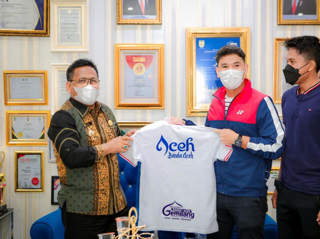 Wali Kota Banda Aceh Buka Tennis Koetaradja Cup 2022