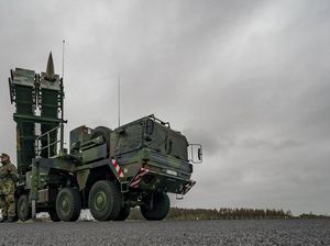 Detik-detik Rudal Rusia Hancurkan Gudang Persenjataan Ukraina Detik-detik Rudal Rusia Hancurkan Gudang Persenjataan Ukraina