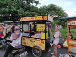 Jajan Sore Murah Meriah di PSB Kelapa Gading, Sempol hingga Kerang Balado