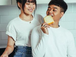 Reza Arap Dituding Selingkuh, Wendy Walters Menangis