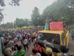 Warga Bojong Koneng Geruduk DPRD Bogor, Tuntut Sertifikasi Lahan Dilanjut