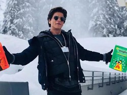 Cerita Shah Rukh Khan Akhirnya Salat karena Ibunda Kritis