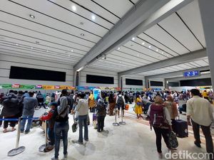 Harga Avtur Naik, Maskapai Diizinkan Naikkan Tarif Tiket Pesawat Harga Avtur Naik, Maskapai Diizinkan Naikkan Tarif Tiket Pesawat