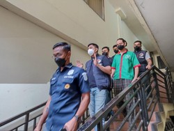 Vokalis Sisitipsi Punya Resep Psikotropika dari Dokter, Polisi Dalami