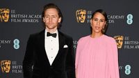10 Pesona Zawe Ashton, Aktris yang Diam-diam Tunangan dengan Tom Hiddleston