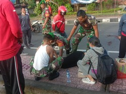 Aksi Heroik Babinsa di Bali Robek Seragam demi Tambal Luka Korban Kecelakaan