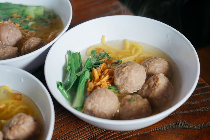 Bakso langganan artis