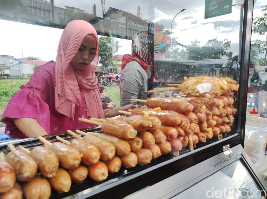 Kriuk! Hotang Racikan Gadis Cantik di Pusat Jajanan PSB Kelapa Gading Kriuk! Hotang Racikan Gadis Cantik di Pusat Jajanan PSB Kelapa Gading