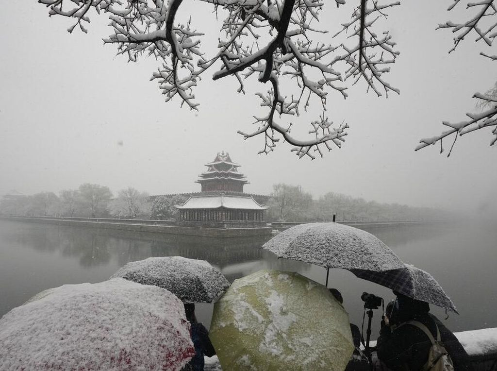 Menilik Keindahan Kota Terlarang China di Tengah Salju