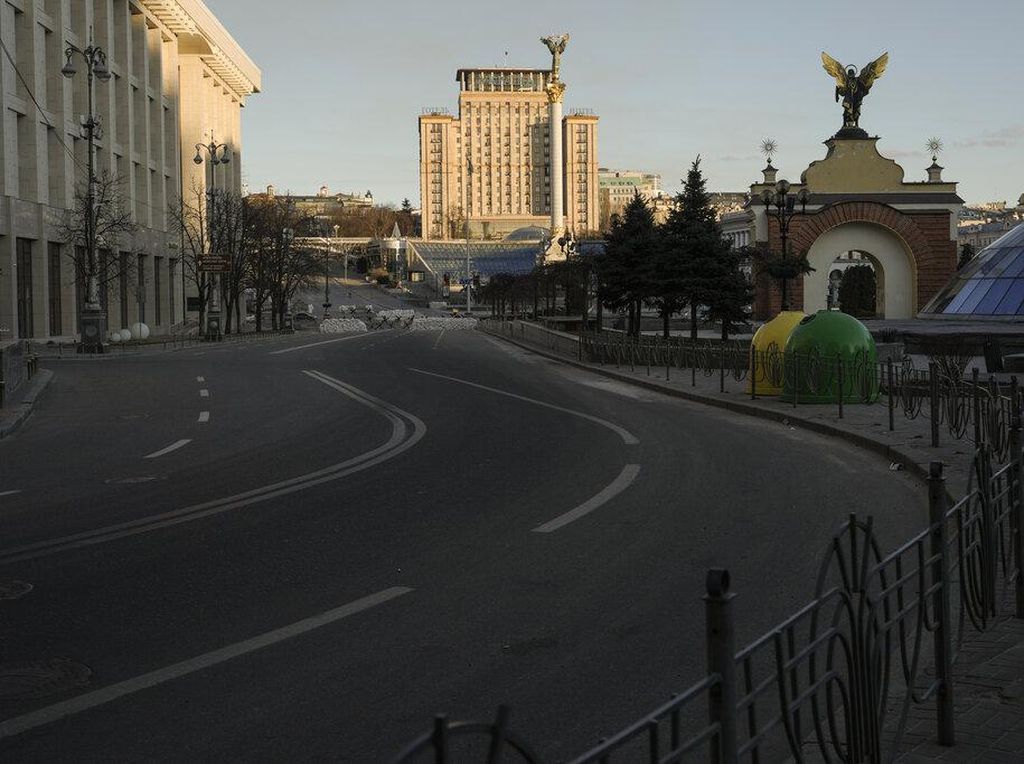 AS Buka Kembali Kedutaan di Kiev Setelah Tutup Gegara Invasi Rusia AS Buka Kembali Kedutaan di Kiev Setelah Tutup Gegara Invasi Rusia