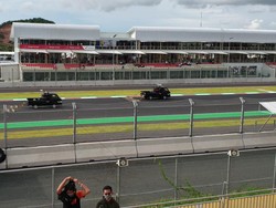 Mobil Pikap Bantu Bersih-bersih Sirkuit Mandalika