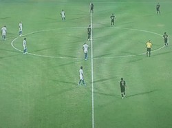 Babak Pertama Persebaya Kebobolan, Kedudukan 0-1