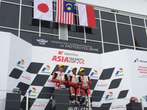 Rider Indonesia Ini Bidik Juara Usai Naik Podium di Mandalika Rider Indonesia Ini Bidik Juara Usai Naik Podium di Mandalika