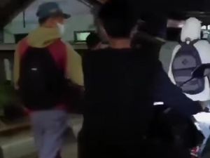 Viral Gerombolan Remaja di Bekasi Tenteng Sajam, Begini Faktanya Viral Gerombolan Remaja di Bekasi Tenteng Sajam, Begini Faktanya