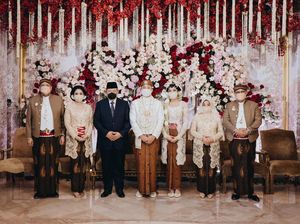 Putri Tanjung - Guinandra Jatikusumo Menikah, Jokowi dan SBY Jadi Saksi Putri Tanjung - Guinandra Jatikusumo Menikah, Jokowi dan SBY Jadi Saksi