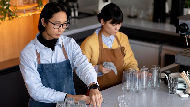 Terbuka soal pengalaman untuk memilih partner bisnis yang tepat.