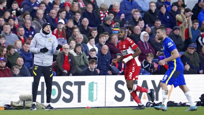 Chelsea Bungkam Middlesbrough, Melaju ke Semifinal Piala FA Chelsea's goalkeeper Edouard Mendy saves ball during the English FA Cup quarter final soccer match between Middlesbrough and Chelsea at the Riverside Stadium, in Middlesbrough, England, Saturday March 19, 2022. (AP Photo/Jon Super)
