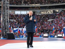 Dihujani Sanksi Barat, Warga Rusia Bersatu di Belakang Putin
