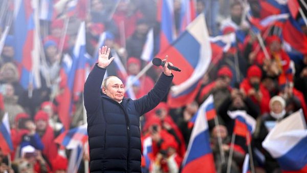 Ekspresi Vladimir Putin Saat Rayakan 8 Tahun Rusia Merebut Krimea