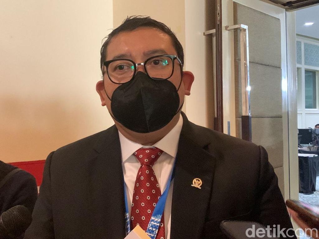 Fadli Zon Sarankan Jokowi Terbitkan Perppu Turunkan Ambang Batas Capres