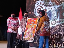 Ini Pesan Wagub Emil Saat Hadiri Festival Batik Keren Kota Blitar