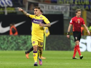 Total! Pemain Fiorentina Rela Ompong di Tengah Laga