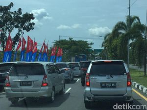 Jalanan Macet Pol Menuju Sirkuit Mandalika
