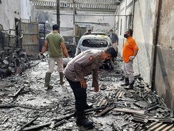 3 Mobil dan 4 Motor di Kediri Hangus Terbakar