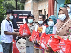 Keliling Binjai, Relawan Ganjar Bagi-bagi Sembako buat Warga