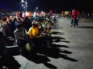 Penampakan Kemacetan Usai Perhelatan MotoGP Mandalika Penampakan Kemacetan Usai Perhelatan MotoGP Mandalika