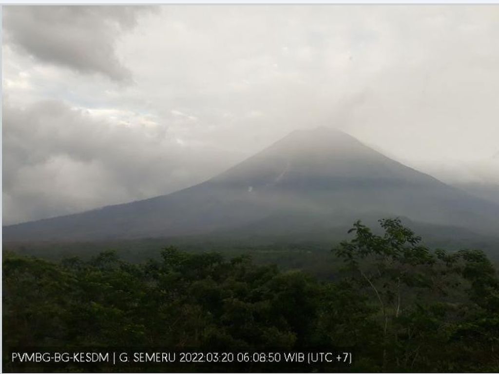 Kondisi Terbaru Gunung Semeru Usai Semburkan Awan Panas Sejauh 3,5 Km