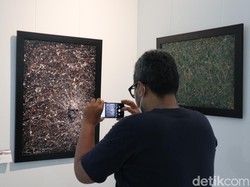 Renungan Pandemi Ilhami Tarian di Atas Kanvas Lena Guslina