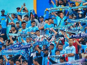 LA Mania: Persela Jatuh Tapi Belum Remuk LA Mania: Persela Jatuh Tapi Belum Remuk