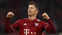 Musim lalu dirinya kemas 50 gol dari 46 laga di seluruh kompetisi. Lewandowski diharapkan bisa jadi mesin gol baru Barcelona (Getty Images)