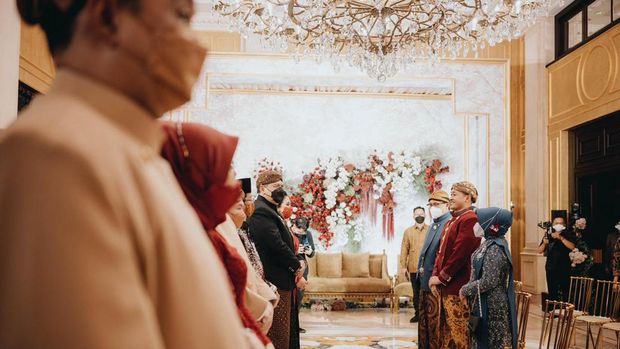Malam midodareni jelang pernikahan Putri Tanjung & Guinandra
