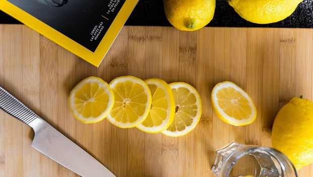 Manfaat Minum Air Lemon di Pagi Hari / foto : pexels.com/EnricCruzLopez