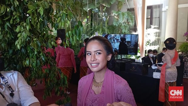 Maudy Ayunda di Pernikahan Putri Tanjung