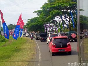 Jelang MotoGP Mandalika, Jalanan Menuju Sirkuit Padat Merayap