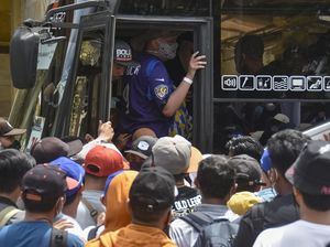 Penampakan Penonton MotoGP Mandalika Berdesakan Naik Bus Gratis