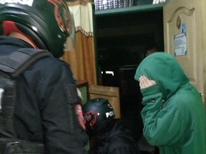 Gerebek Indekos di Tasik, Polisi Temukan Remaja Pesta Miras-Bugil di Kamar Gerebek Indekos di Tasik, Polisi Temukan Remaja Pesta Miras-Bugil di Kamar