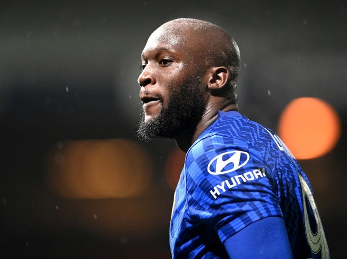 LUTON, ENGLAND - MARCH 02: Romelu Lukaku of Chelsea looks on during the Emirates FA Cup Fifth Round match between Luton Town and Chelsea at Kenilworth Road on March 02, 2022 in Luton, England. (Photo by Michael Regan/Getty Images)